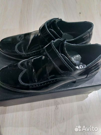 Лаковые кожаные туфли турецкой фирмы Tunel