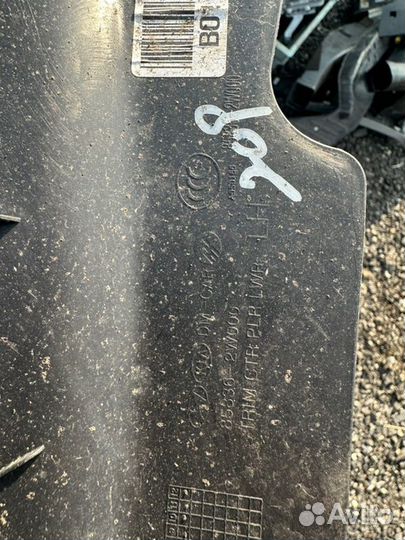 Накладка стойки левая Hyundai Santa Fe 3 DM 2.2