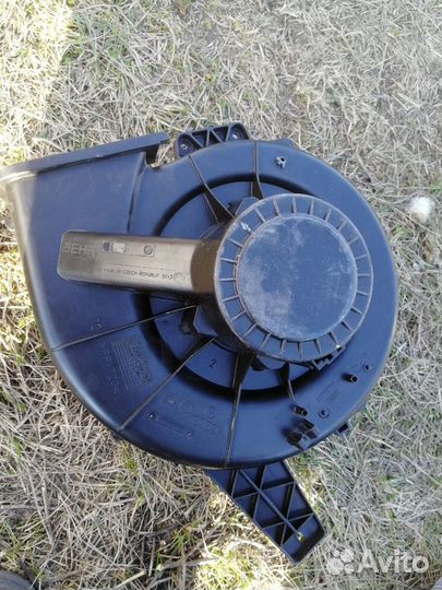 Моторчик печки оригинал на VAG 6Q1 820 015G