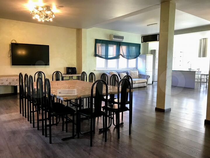 Дом 600 м² на участке 20 сот.