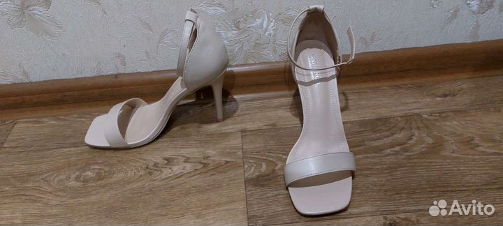 Босоножки женские