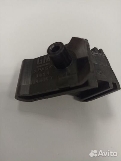 Новый кронштейн перед.бампера Opel-Вектра B 96-02