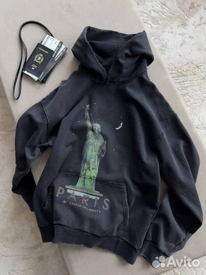 Толстовка женская оверсайз Balenciaga