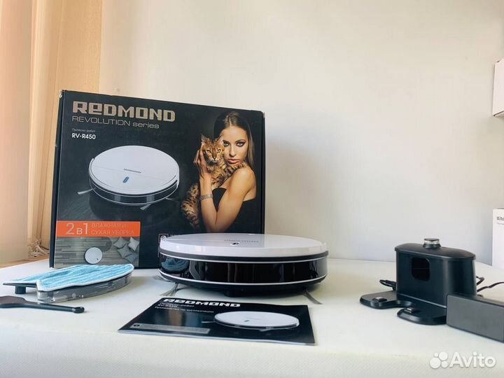 Робот-пылесос Redmond RV-R450