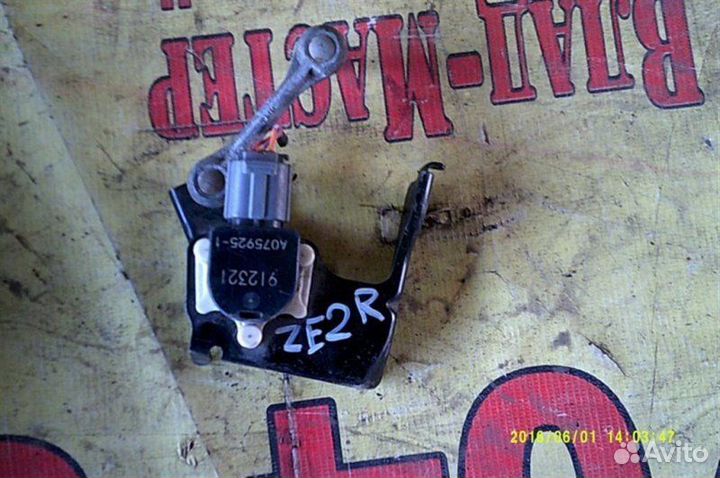 Датчик контроля высоты задний Honda Insight ZE2