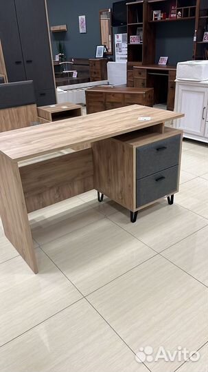 Детский письменный стол Грейс