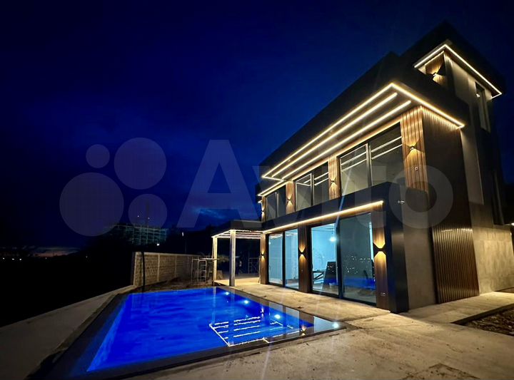 Дом 274,5 м² на участке 6,9 сот.