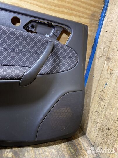 Обшивка задней левой двери Mercedes W203 79056