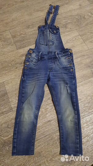 Комбенезон и джинсы 104 и 108