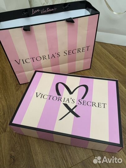 Комплект нижнего белья victoria secret