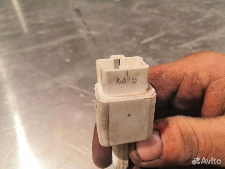 Датчик включения стоп сигнала toyota axio