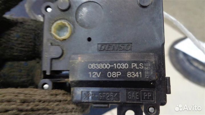 Моторчик заслонки отопителя Toyota Camry XV50 201