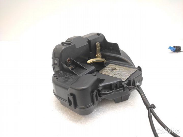 Замок двери задний правый Mercedes-Benz E-Class