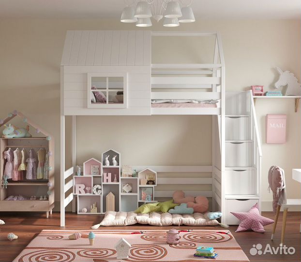 Детская кроватка с лесенкой-комод