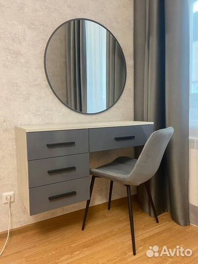 Зеркало настенное в черной раме 45*155см