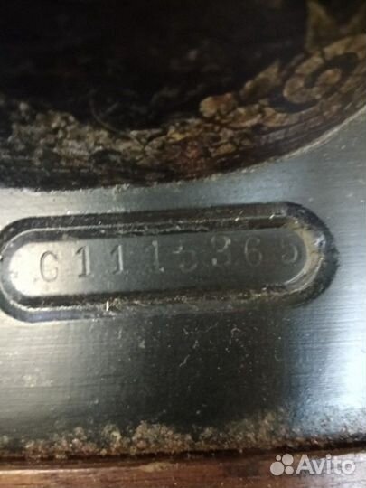 Старинная швейная машина сингер