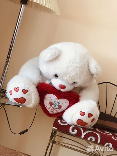 Большой плюшевый мишка