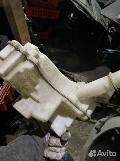 Бочек стеклоомывателя nissan primera p10