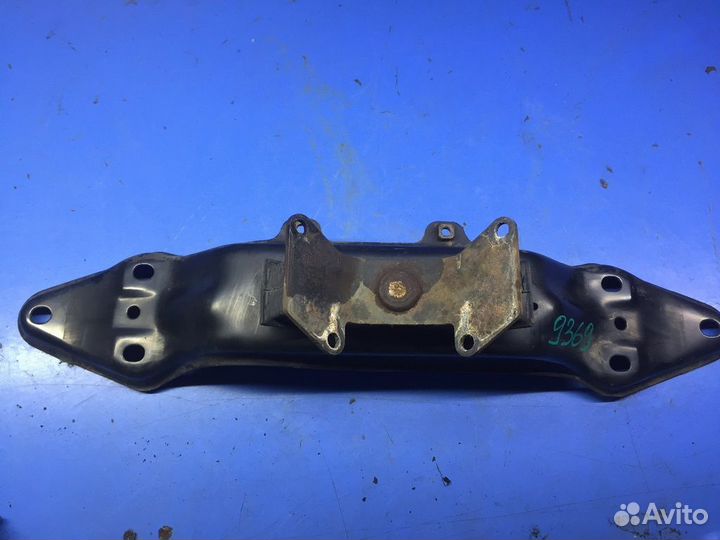 Балка под АКПП в сборе