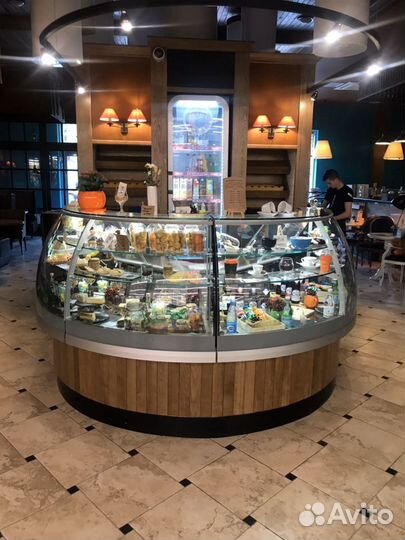 Витрина для десертов и выпечки