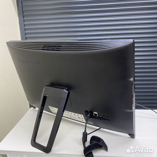 Моноблок Lenovo 20