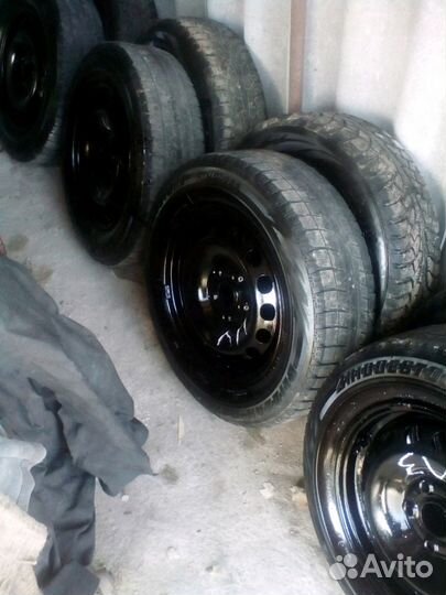 Колёса. Шины.Продам 4шт. 195/65 R15 blizzak revo G