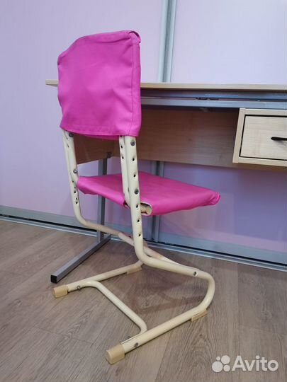 Стол в детскую (комплект детской мебели)