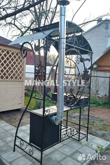 Мангал с крышей