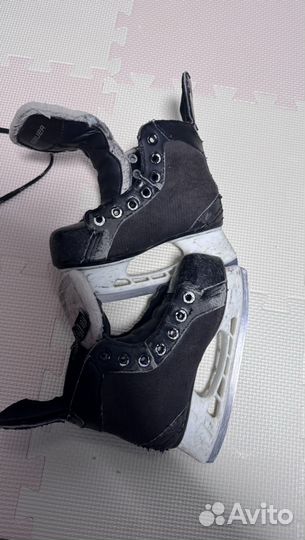 Коньки хоккейные