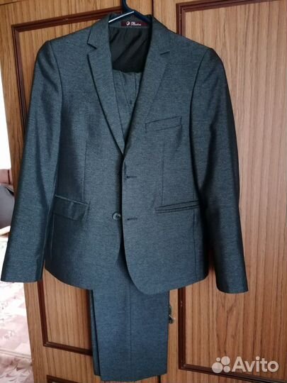 Школьный костюм р. 128, р. 140