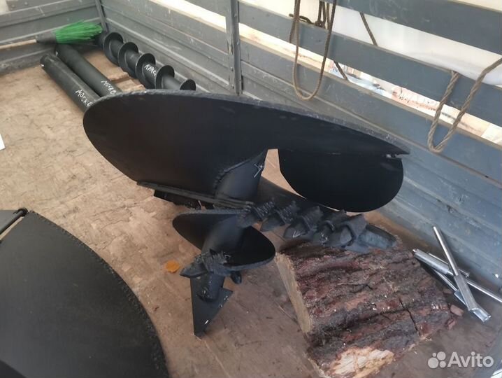 Бур для бурения колодцев