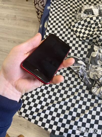 iPhone 8, 64 ГБ