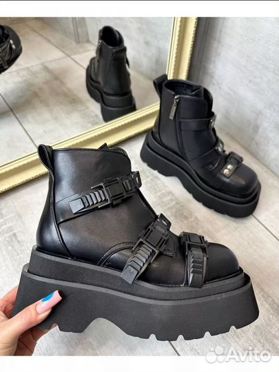 Новые Ботинки Valentina Wang 39