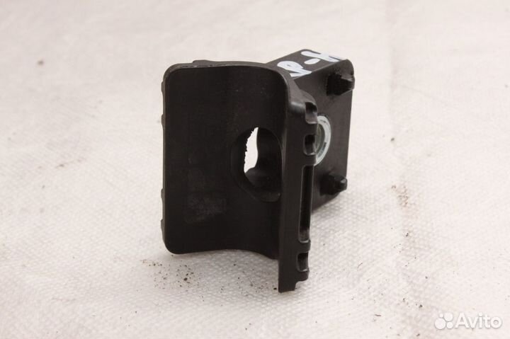 Кронштейн радиатора верхний Опель Астра J