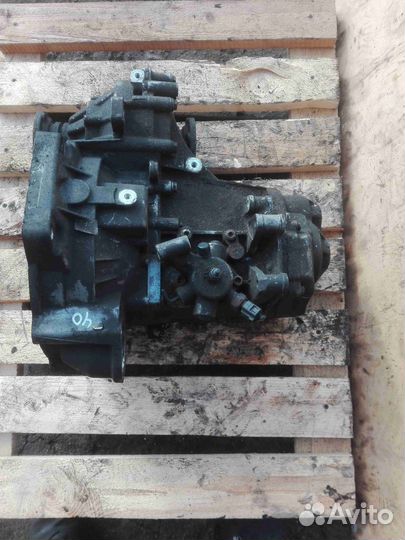 МКПП (механическая коробка переключения передач) V