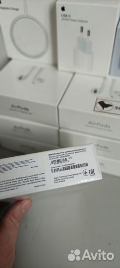 Airpods 2 - последняя версия с анимацией