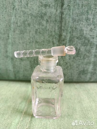 Хрустальные флаконы от духов