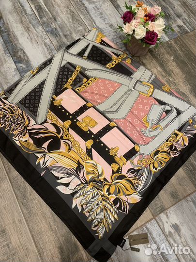 Шелковый платок шаль Louis Vuitton новый