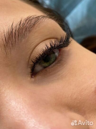 Наращивание, ламинирование ресниц и бровей