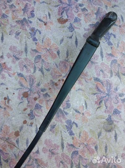 Поводок стеклоочистителя передний левый Volkswagen