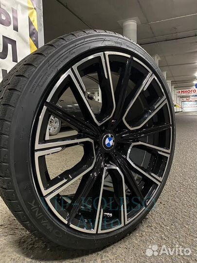 R20 Triangle PL02 275/40, PCD 5x112 DIA 66.6