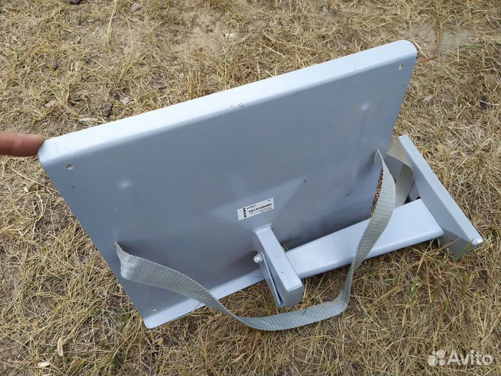 Подставка под маленький телевизор