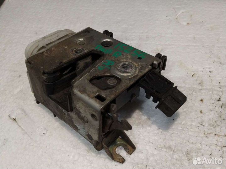 Замок передний правый Audi А6 С4