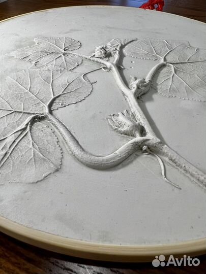 Ботанический барельеф, гипсовое панно