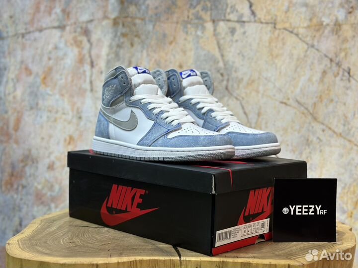 Nike Air Jordan 1 Retro High OG Hyper Royal