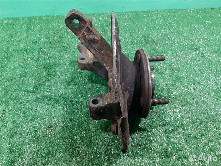 Кулак передний правый Mitsubishi Space Star 2002