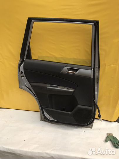 Дверь задняя правая Subaru Forester