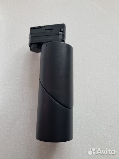 Светильник поворотный для трековой системы