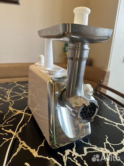 Электрияеская мясорубка 