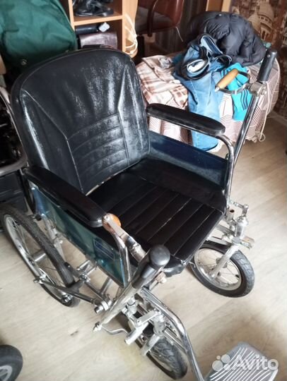 Кресло коляска с ручным рычажным приводом